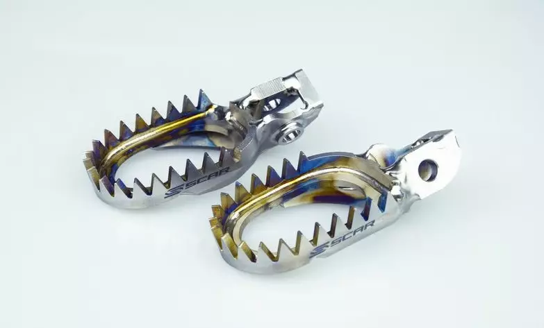 Repose pieds Scar Titanium anti boue