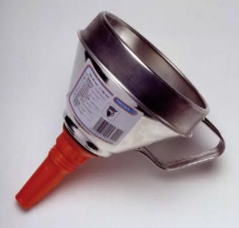 Entonnoir en fer blanc